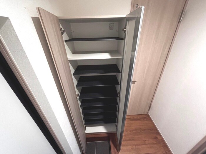 物件内観写真18　(靴箱)