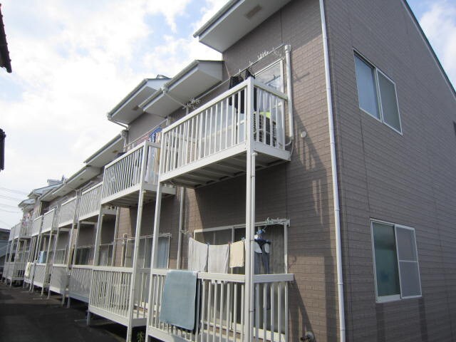 物件外観写真2　(同型モデル)