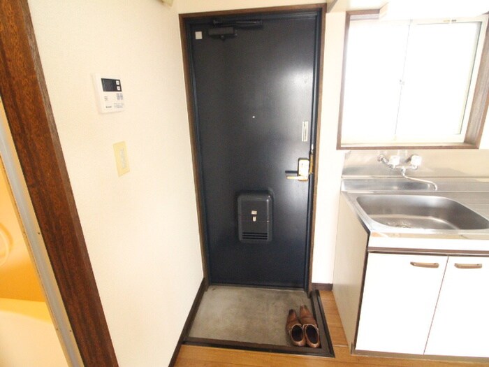 物件内観写真15　(玄関)