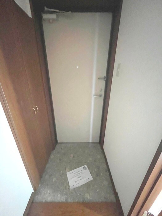 物件内観写真17　(玄関)