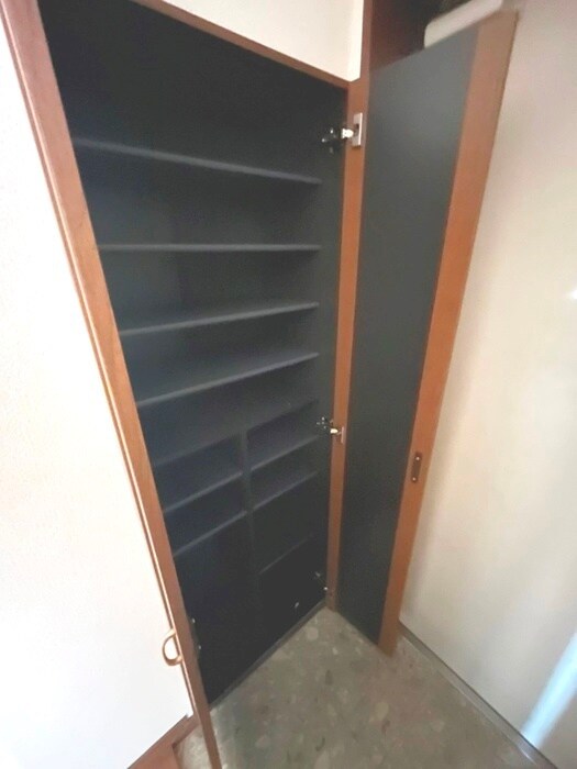 物件内観写真18　(靴箱)