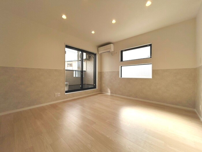 物件内観写真8　(居室)