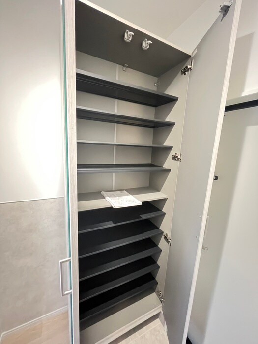 物件内観写真18　(靴箱)