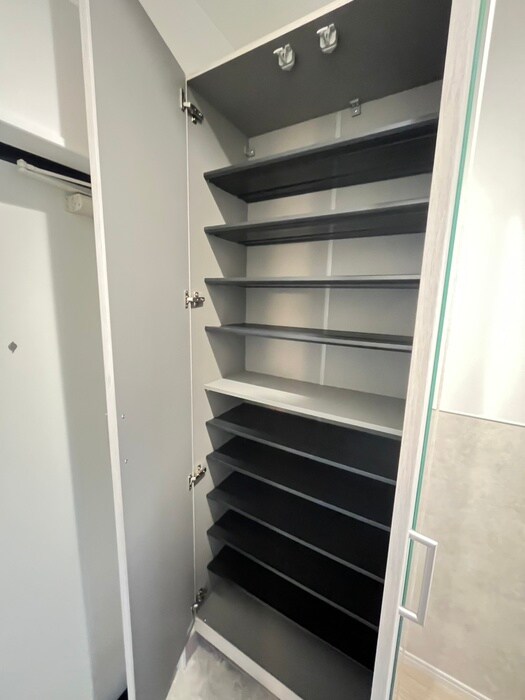 物件内観写真18　(靴箱)