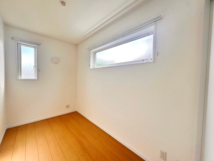 物件内観写真10　(居室)