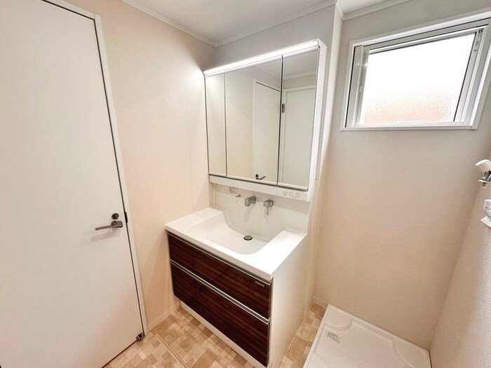 物件内観写真15　(洗面)