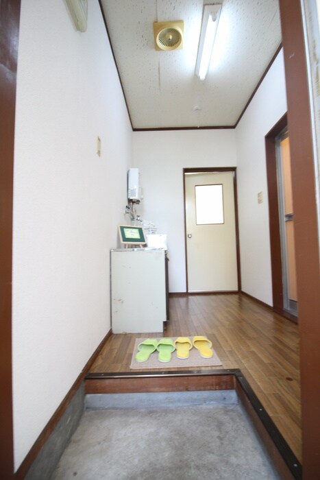 物件内観写真15　(玄関)