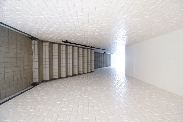 物件外観写真6　(エントランス部分)