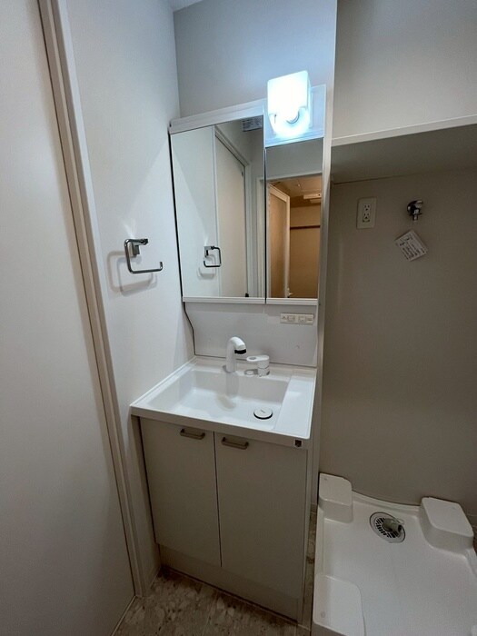 物件内観写真12　(洗面)