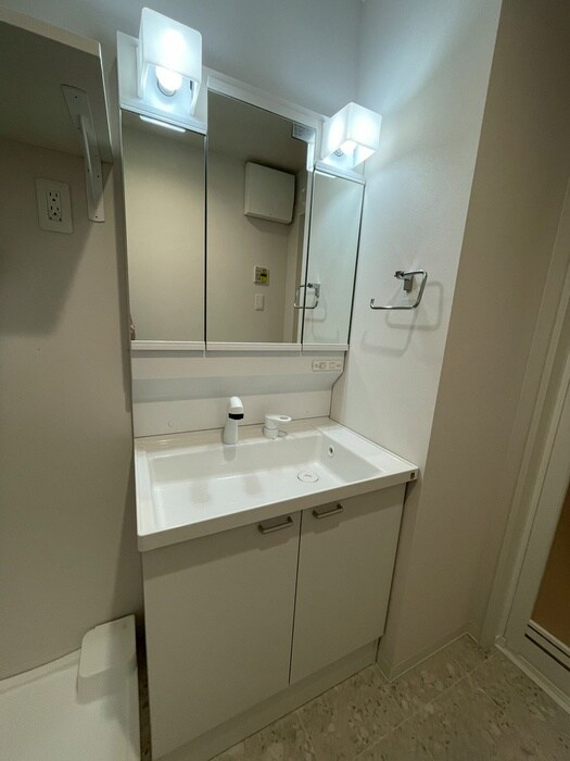 物件内観写真12　(洗面)