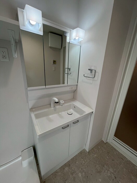 物件内観写真12　(洗面)