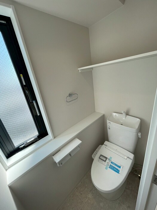 物件内観写真14　(トイレ)