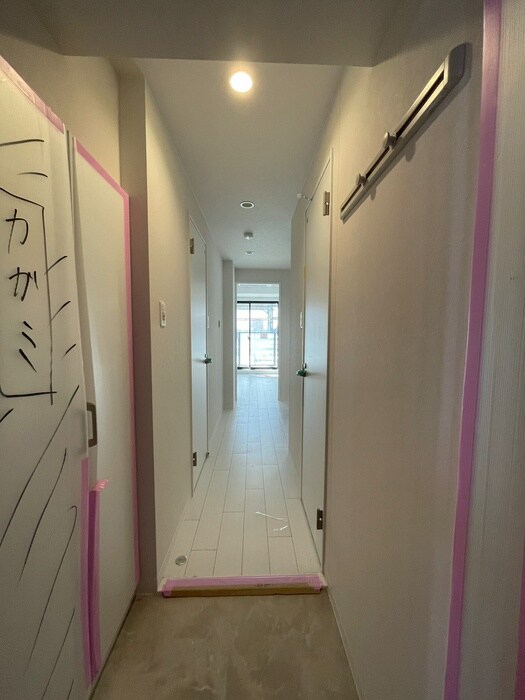 物件内観写真11　(玄関)