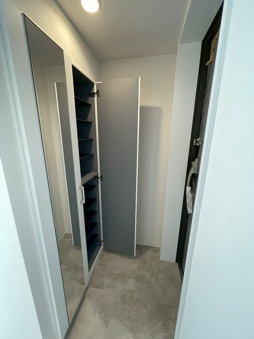 物件内観写真15　(玄関)