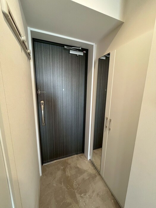 物件内観写真16　(玄関)