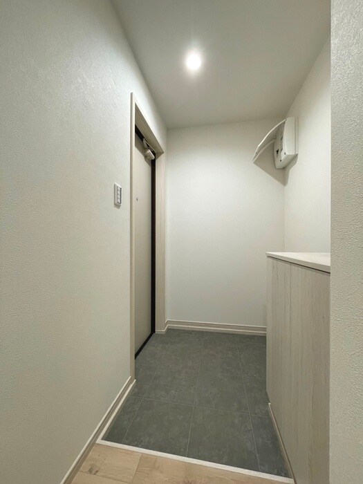 物件内観写真15　(玄関)