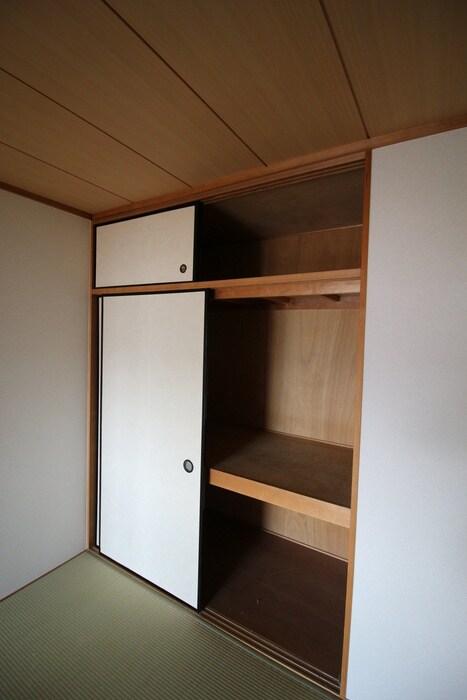 物件内観写真12　(収納)