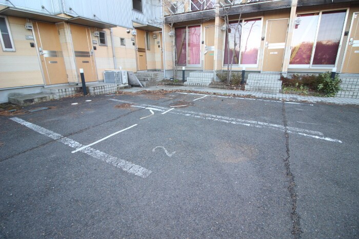 物件外観写真5　(エントランス部分)