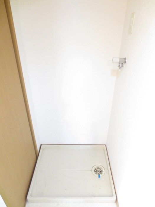 物件内観写真9　(洗濯機置場)