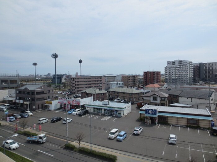 物件内観写真18　(室内からの展望)