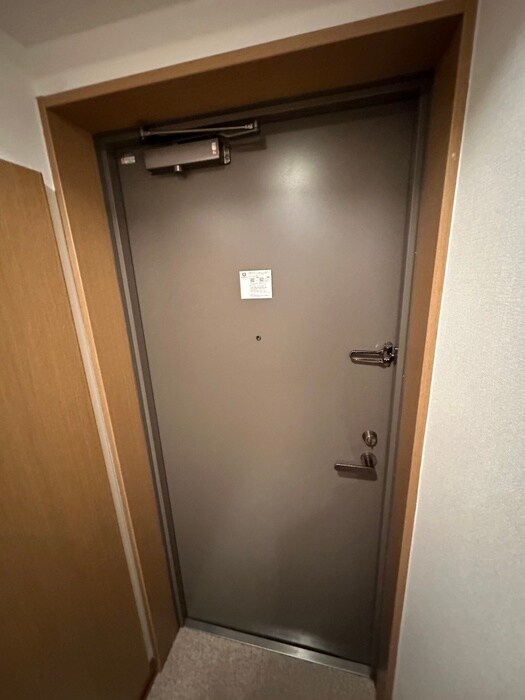 物件内観写真18　(玄関)