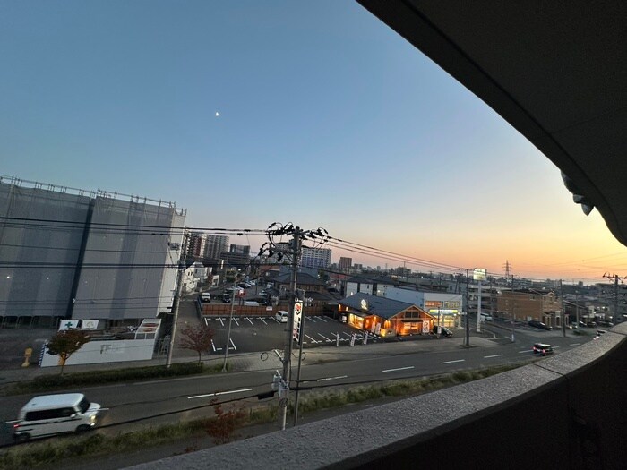 物件内観写真22　(室内からの展望)