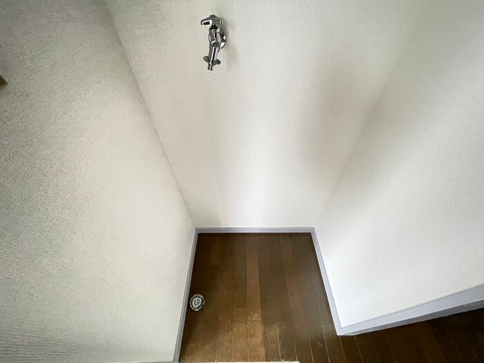 物件内観写真15　(洗濯機置場)