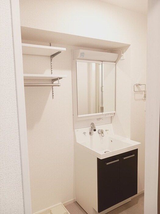 物件内観写真11　(洗面)
