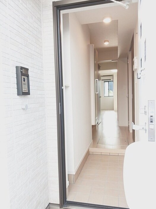 物件内観写真14　(玄関)