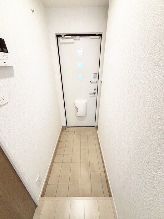 物件内観写真16　(玄関)