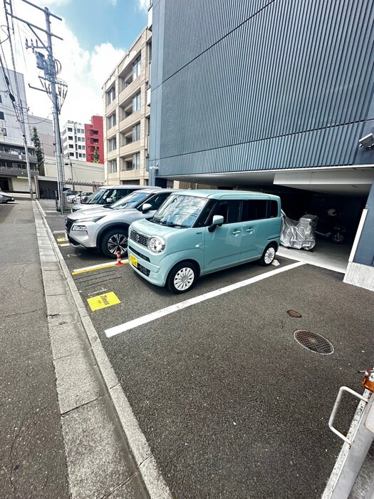 物件外観写真4　(駐車場)