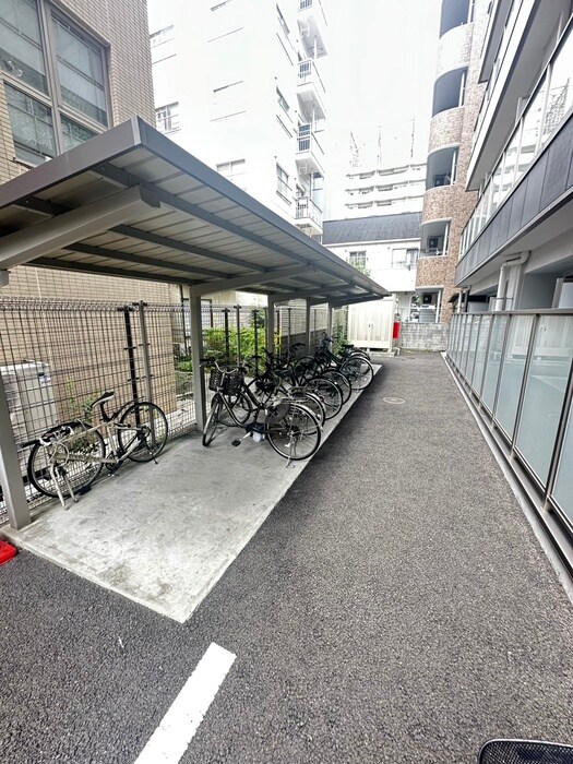 物件外観写真5　(駐輪場)