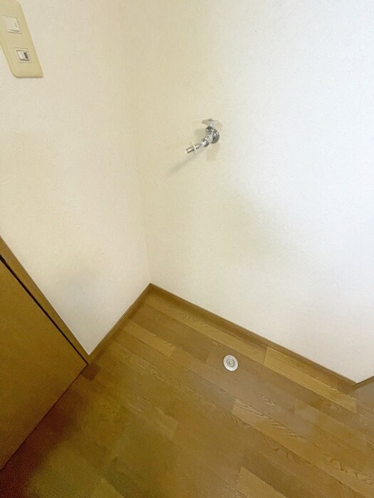 物件内観写真11　(洗濯機置場)