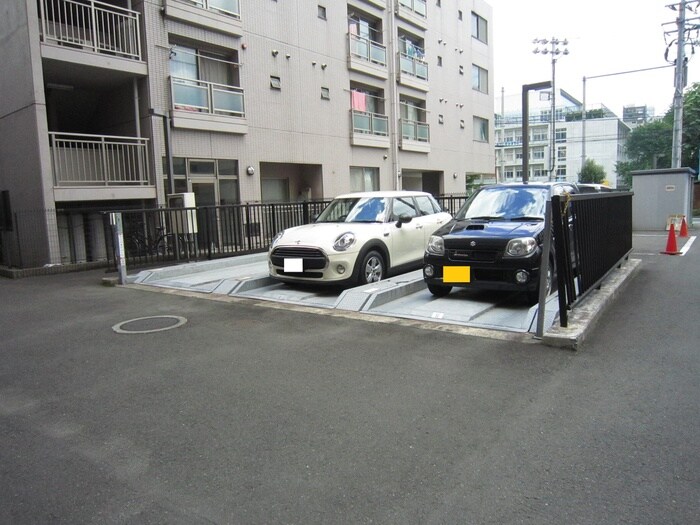 物件外観写真6　(駐車場)