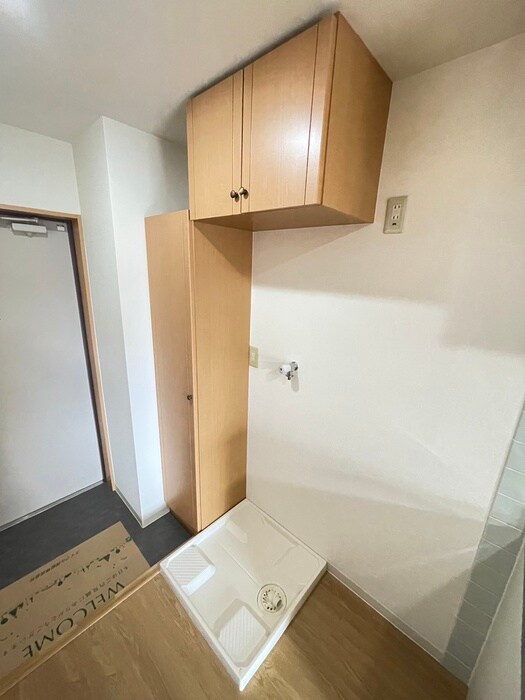 物件内観写真12　(洗濯機置場)