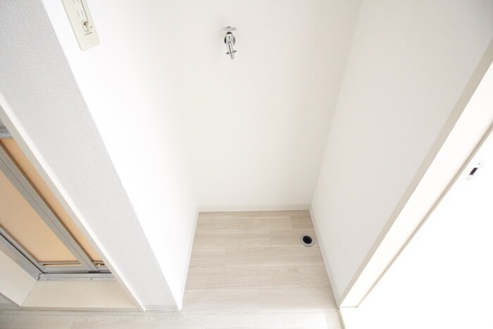 物件内観写真14　(洗濯機置場)