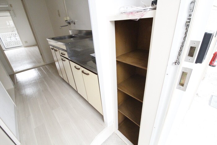 物件内観写真15　(靴箱)