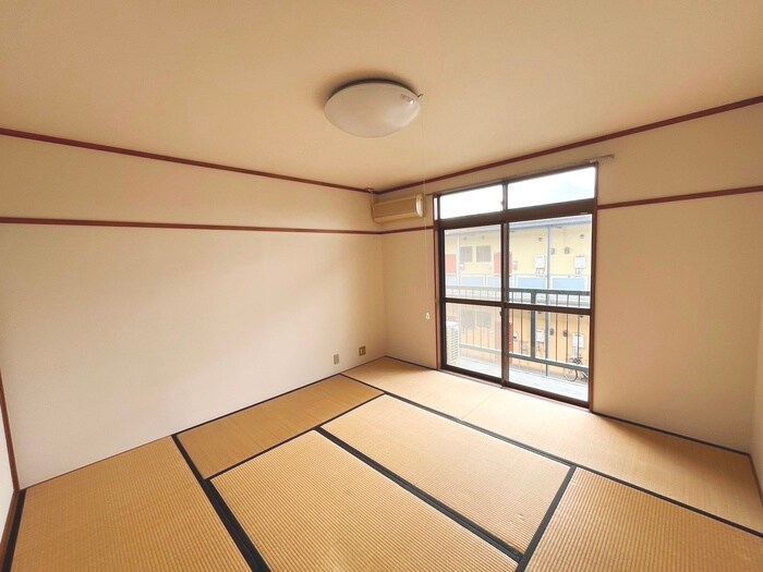 物件内観写真8　(居室)