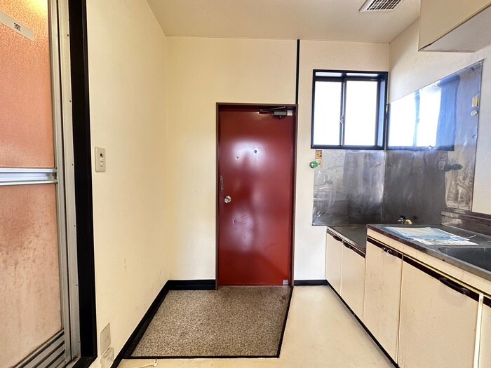 物件内観写真14　(玄関)