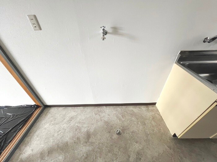 物件内観写真14　(洗濯機置場)