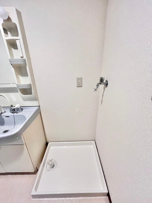 物件内観写真16　(洗濯機置場)