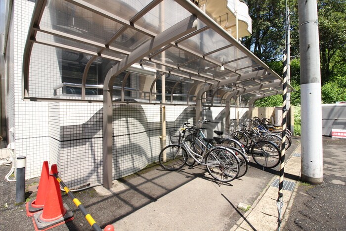 物件外観写真5　(駐輪場)