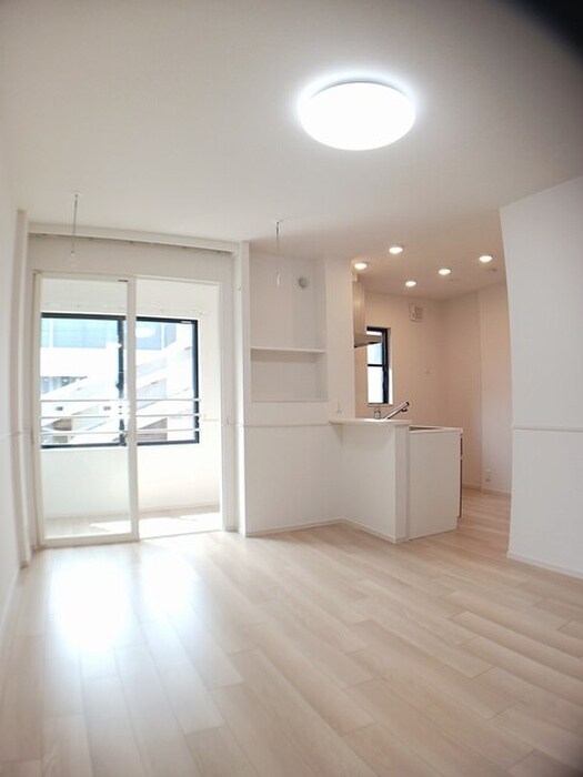 物件内観写真3　(居室)