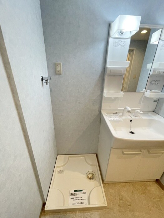 物件内観写真12　(洗濯機置場)