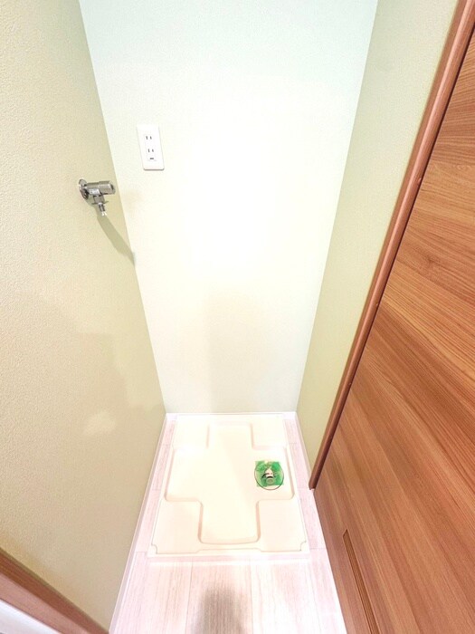 物件内観写真12　(洗濯機置場)