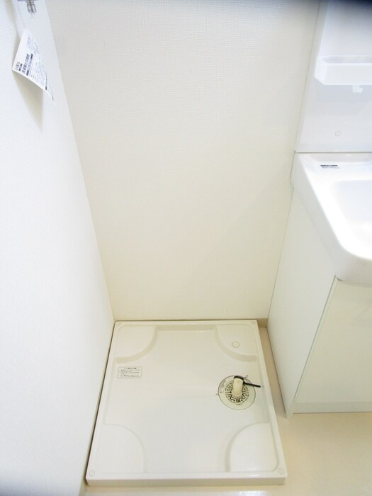 物件内観写真13　(洗濯機置場)