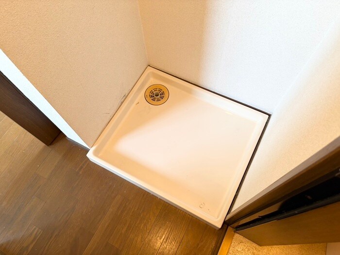 物件内観写真15　(洗濯機置場)