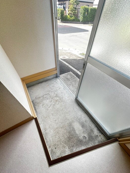 物件内観写真17　(玄関)