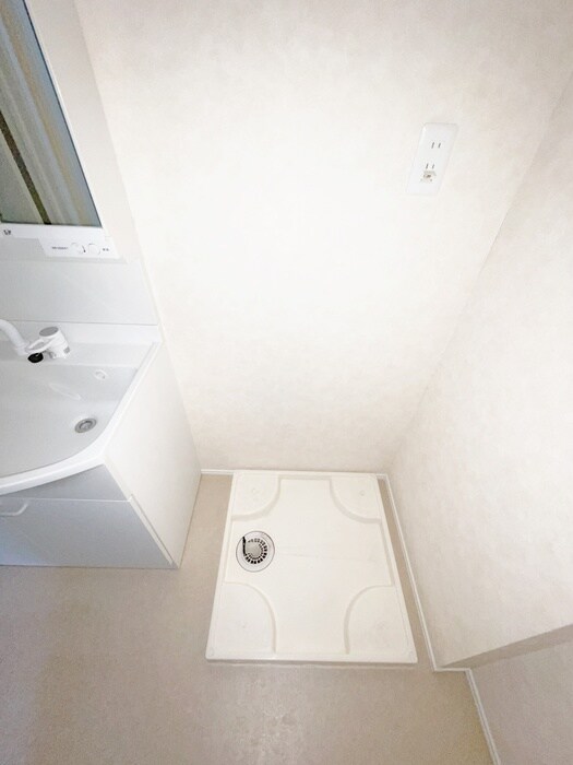 物件内観写真12　(洗濯機置場)