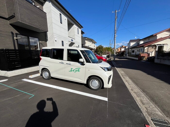 物件外観写真2　(駐車場)